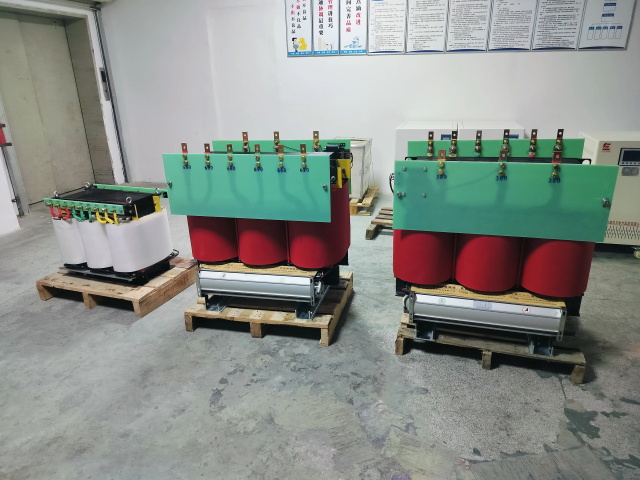 东港KS11-1000KVA矿用变压器
